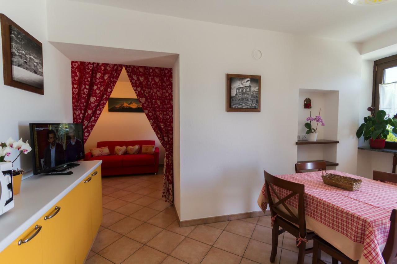 Appartement Vistarelax à Aoste Extérieur photo