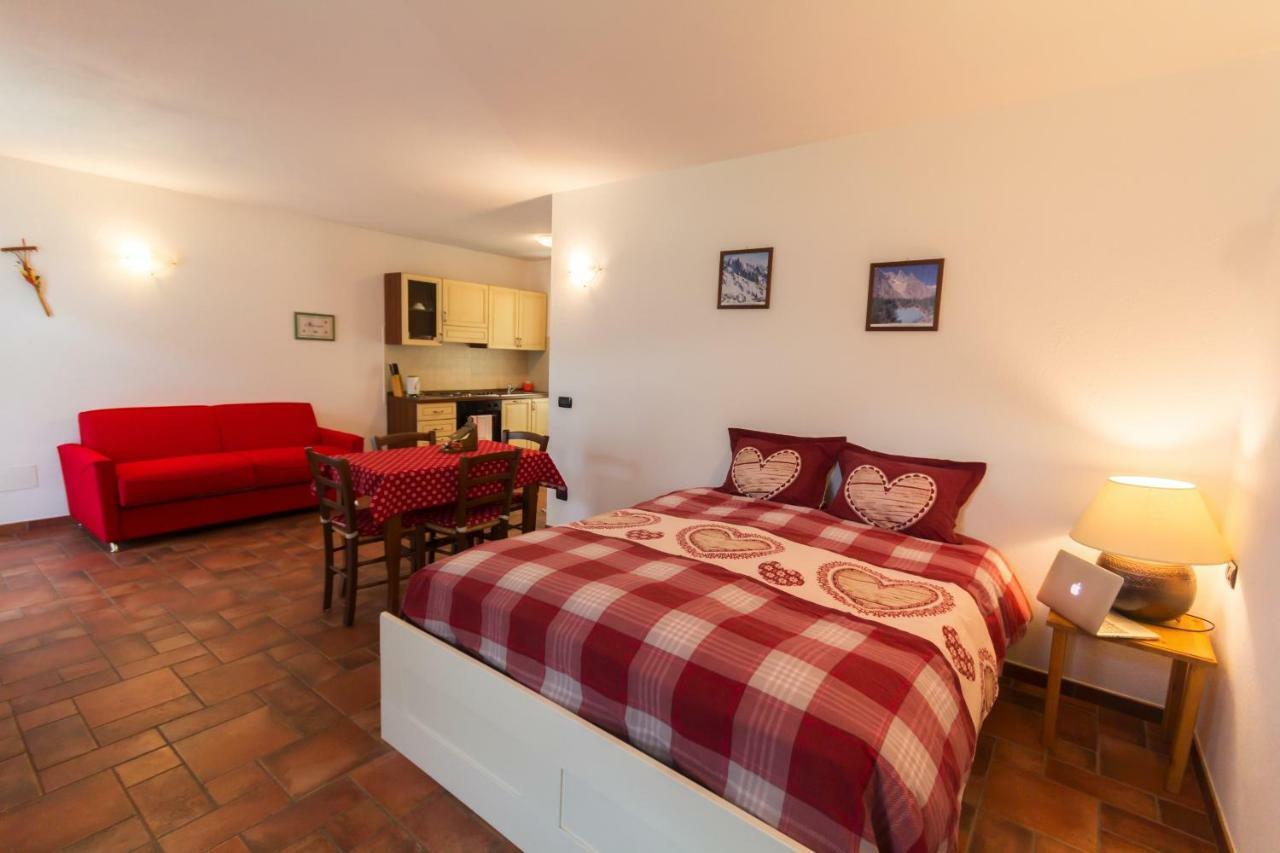 Appartement Vistarelax à Aoste Extérieur photo