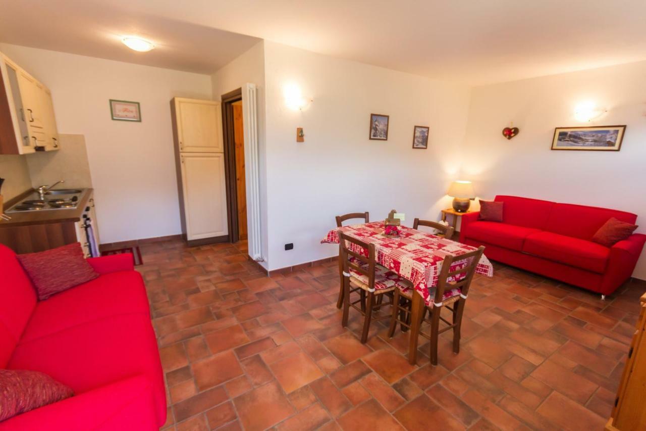 Appartement Vistarelax à Aoste Extérieur photo